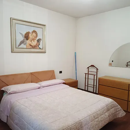 Signorile Quadrilocale Nel Di Guardia * Villa Guardia
