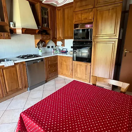 Signorile Quadrilocale Nel Di Guardia * Villa Guardia